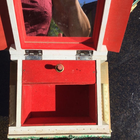 Music Jewelry Box Swiss Chalet Adorable PLAYS - Picture 5 of 16